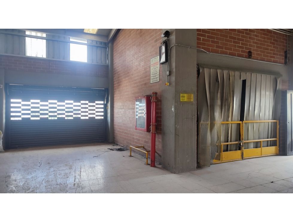 Bodega en arriendo – Montevideo – 8.000 m² 8 17874920251023043114.jpeg
