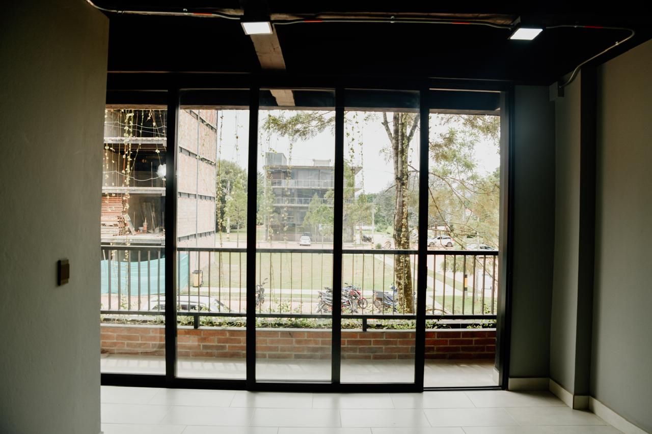 Arriendo local comercial en San Juan Medellín de 170 m²