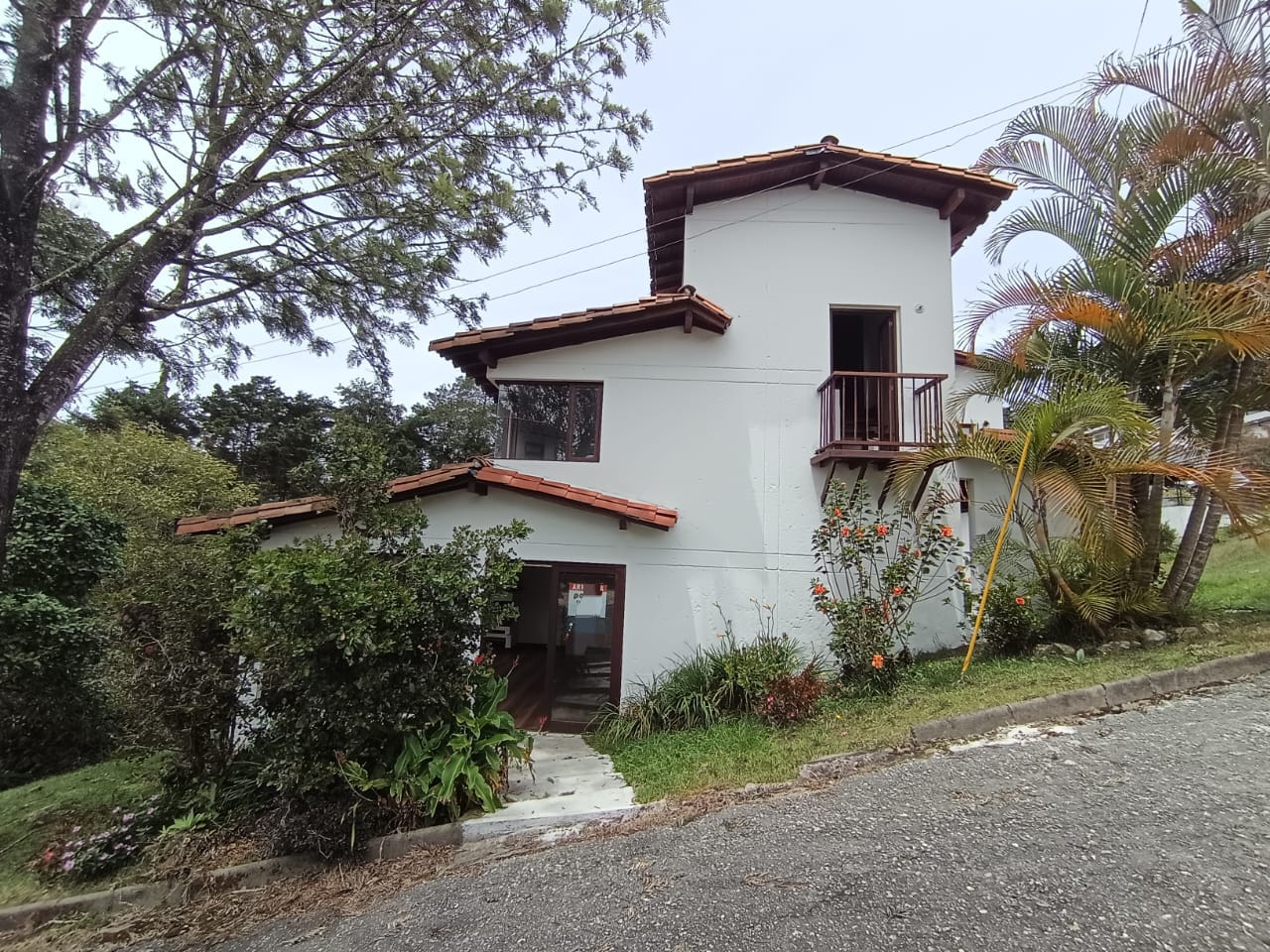 APARTAMENTO EN ARRIENDO EN LA CEJA, EN UNIDAD CERRADA.