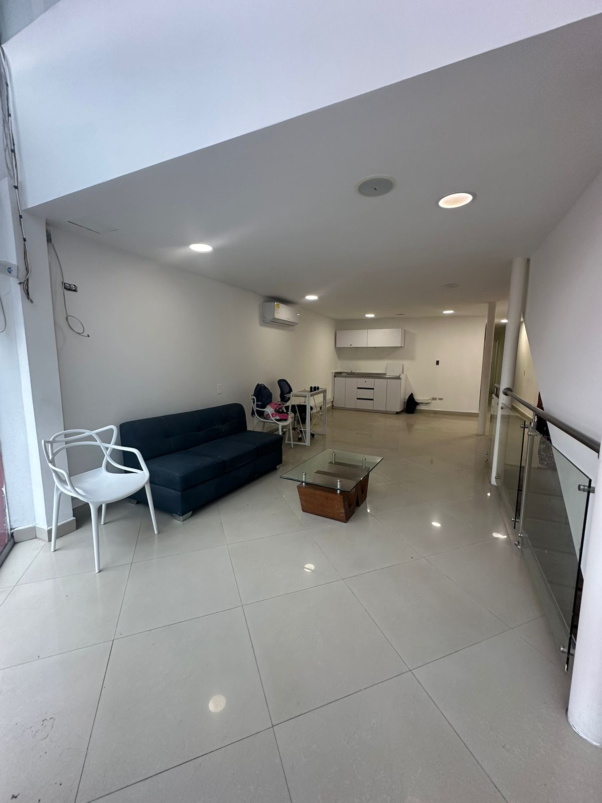 Alquiler de Habitación en Poblado ,Centro Automotriz , Castropol