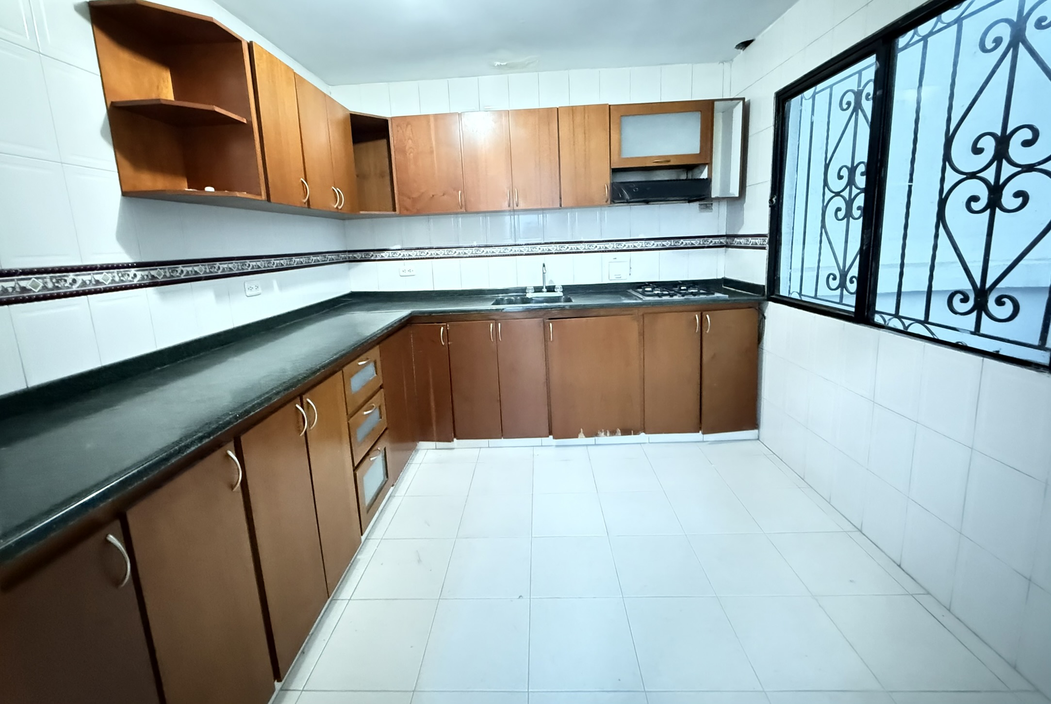 Casa amplia de 3 niveles con terraza en Colseguros – Cali 13 484471020251019120629.jpeg