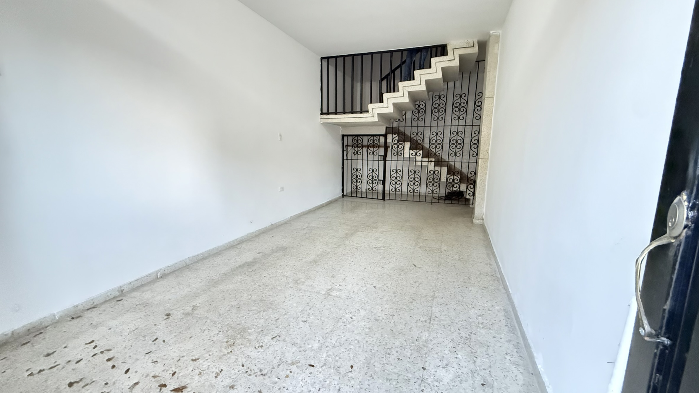 Casa amplia de 3 niveles con terraza en Colseguros – Cali 3 48447220251019120041.jpeg