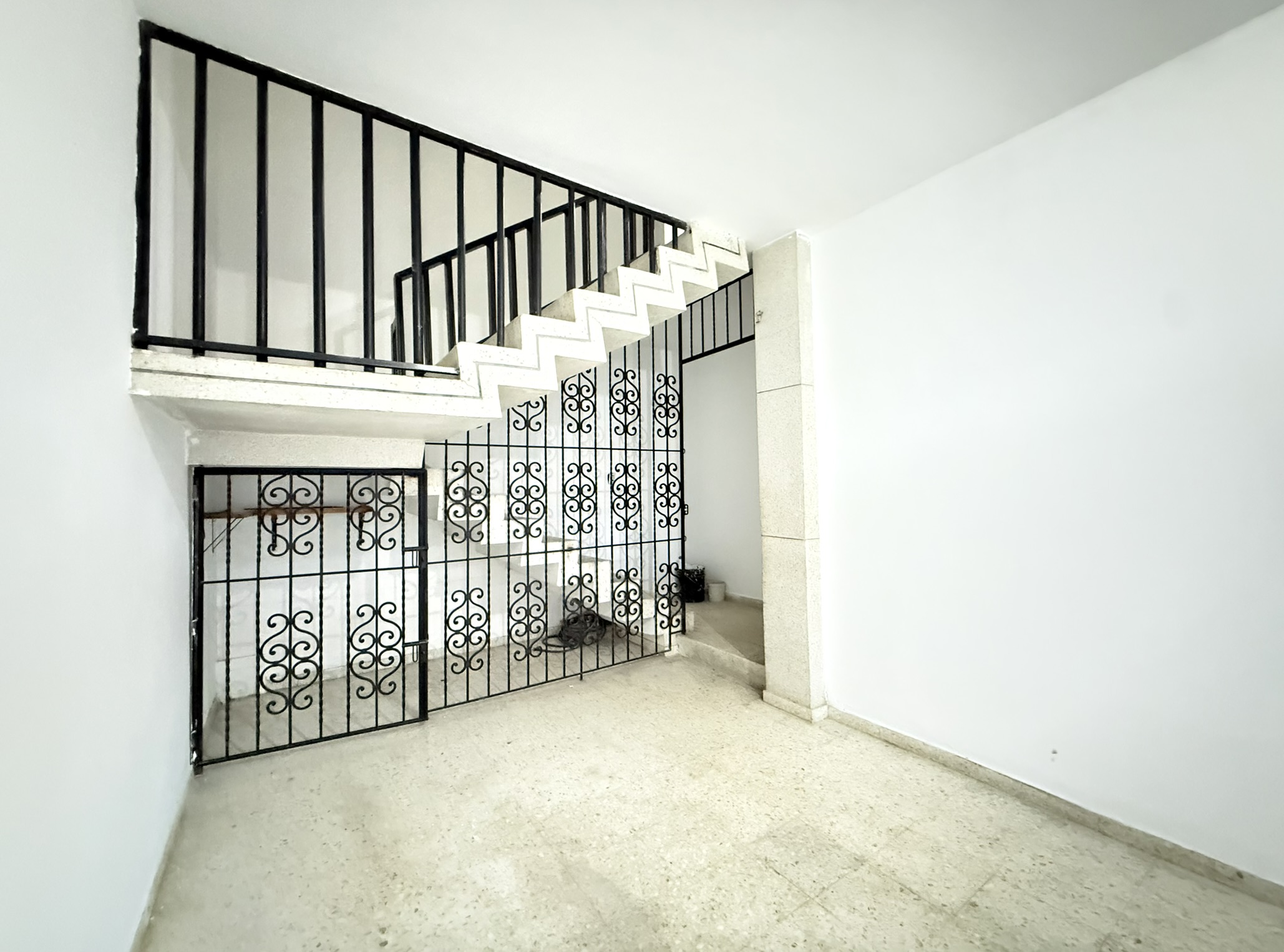 Casa amplia de 3 niveles con terraza en Colseguros – Cali 6 48447620251019120600.jpeg