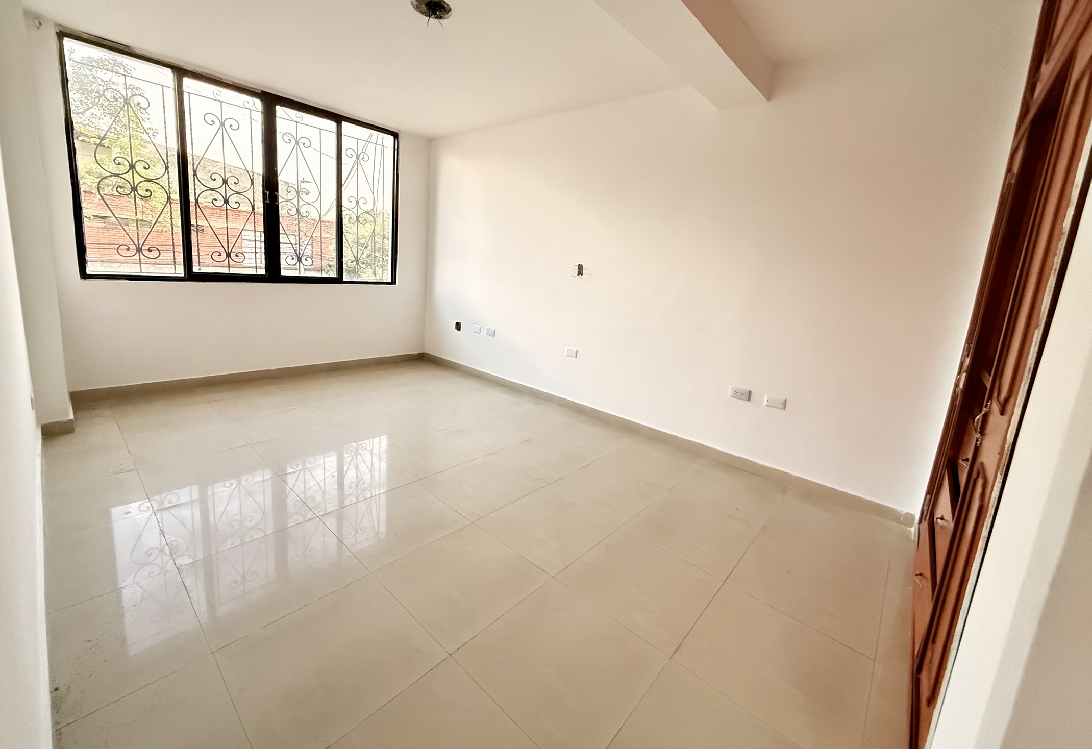 Casa amplia de 3 niveles con terraza en Colseguros – Cali 11 48447720251019120609.jpeg
