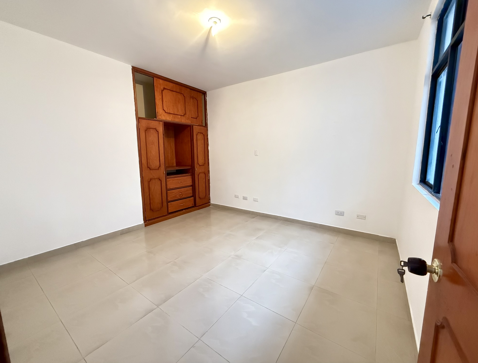 Casa amplia de 3 niveles con terraza en Colseguros – Cali 10 48447920251019120629.jpeg