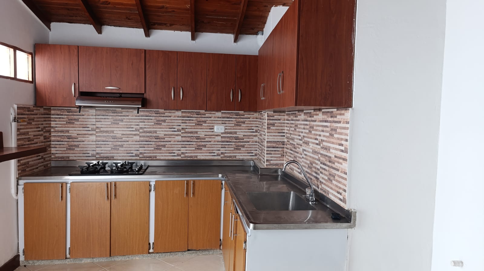 Casa local en arriendo en Santa Elena 18 Casa local en arriendo en Santa Elena