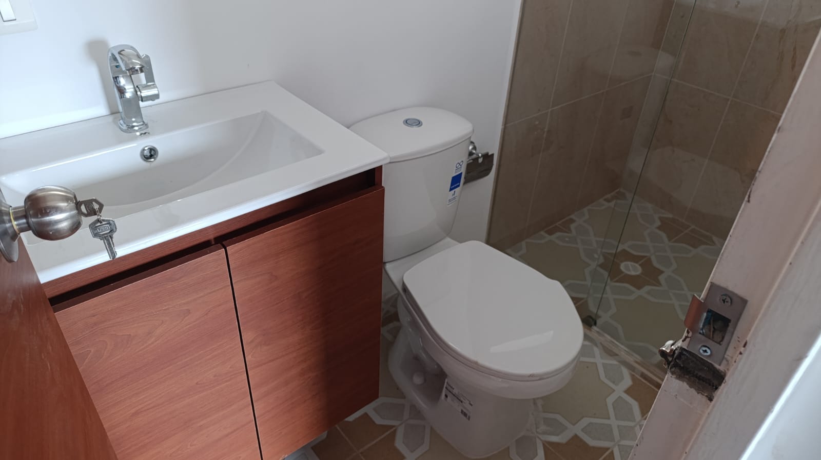 APARTAESTUDIO EN ARRIENDO EN LA CEJA, TERCER PISO. 13 7933420251024041306.jpeg