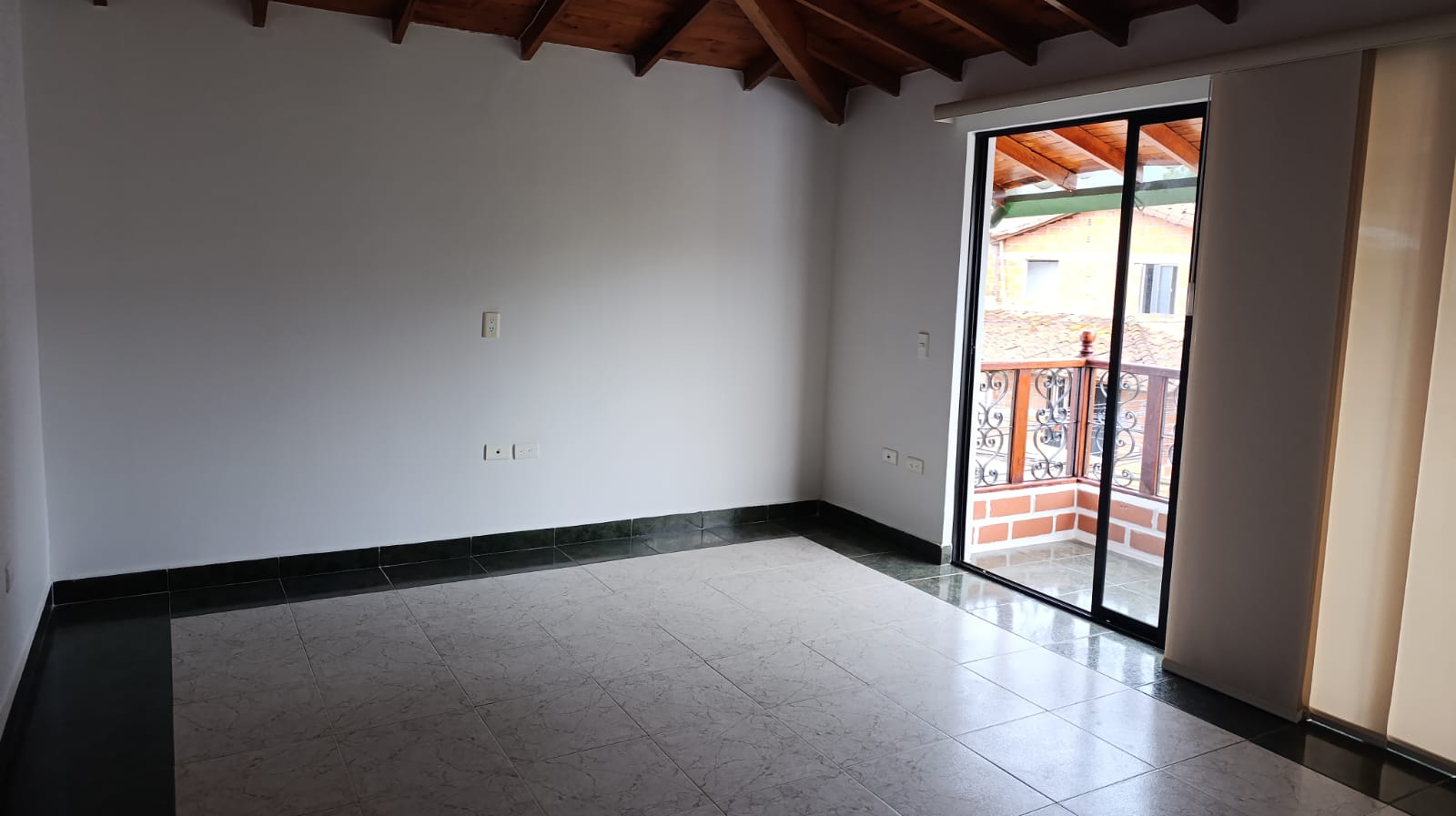 APARTAESTUDIO EN ARRIENDO EN LA CEJA, TERCER PISO. 9 7933520251024041306.jpeg