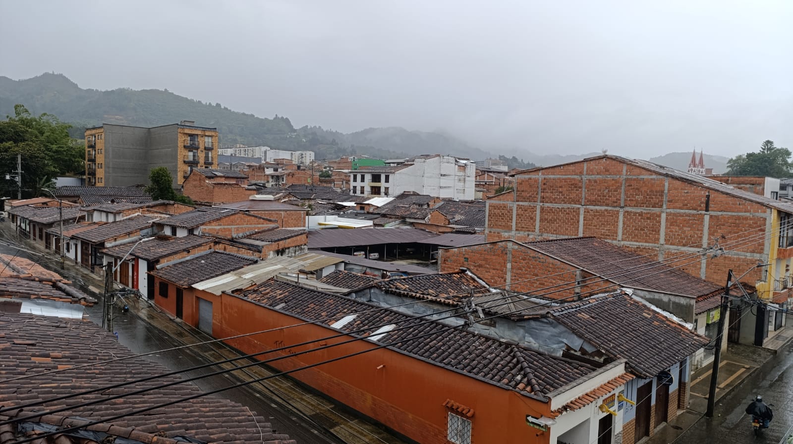 APARTAMENTO EN ARRIENDO EN LA CEJA, CUARTO PISO. 17 7933820251027100134.jpeg