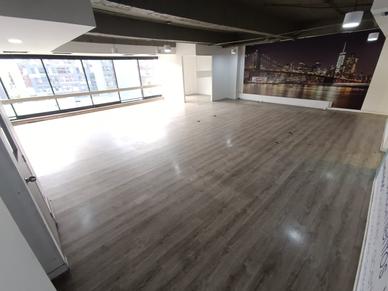 OFICINA EN VENTA O ARRIENDO CHICO NORTE 18 79811920251027051136.jpeg