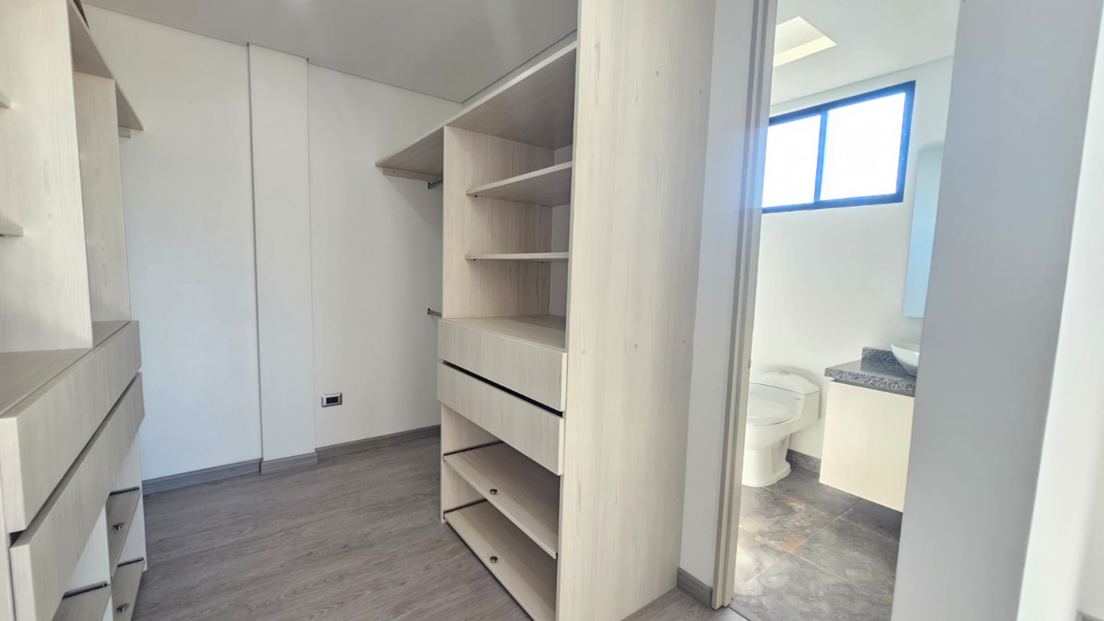 SE ARRIENDA CASA EN COTA, VEREDA LA MOYA ,CAMELLON DE LOS MANZANOS 14 79812620240111124903.jpg