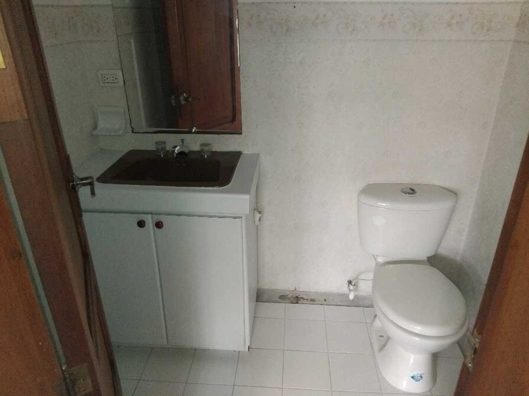 Arrienda Casa Comercial Av Santander Manizales 8 arrienda_casa_comercial_av_san_1761583599-1926_4673.jpeg