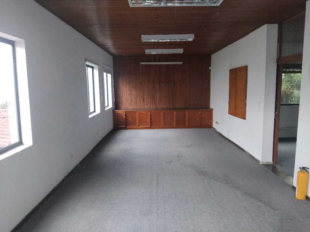 Arrienda Casa Comercial Av Santander Manizales 14 arrienda_casa_comercial_av_san_1761583684-0438_3939.jpeg