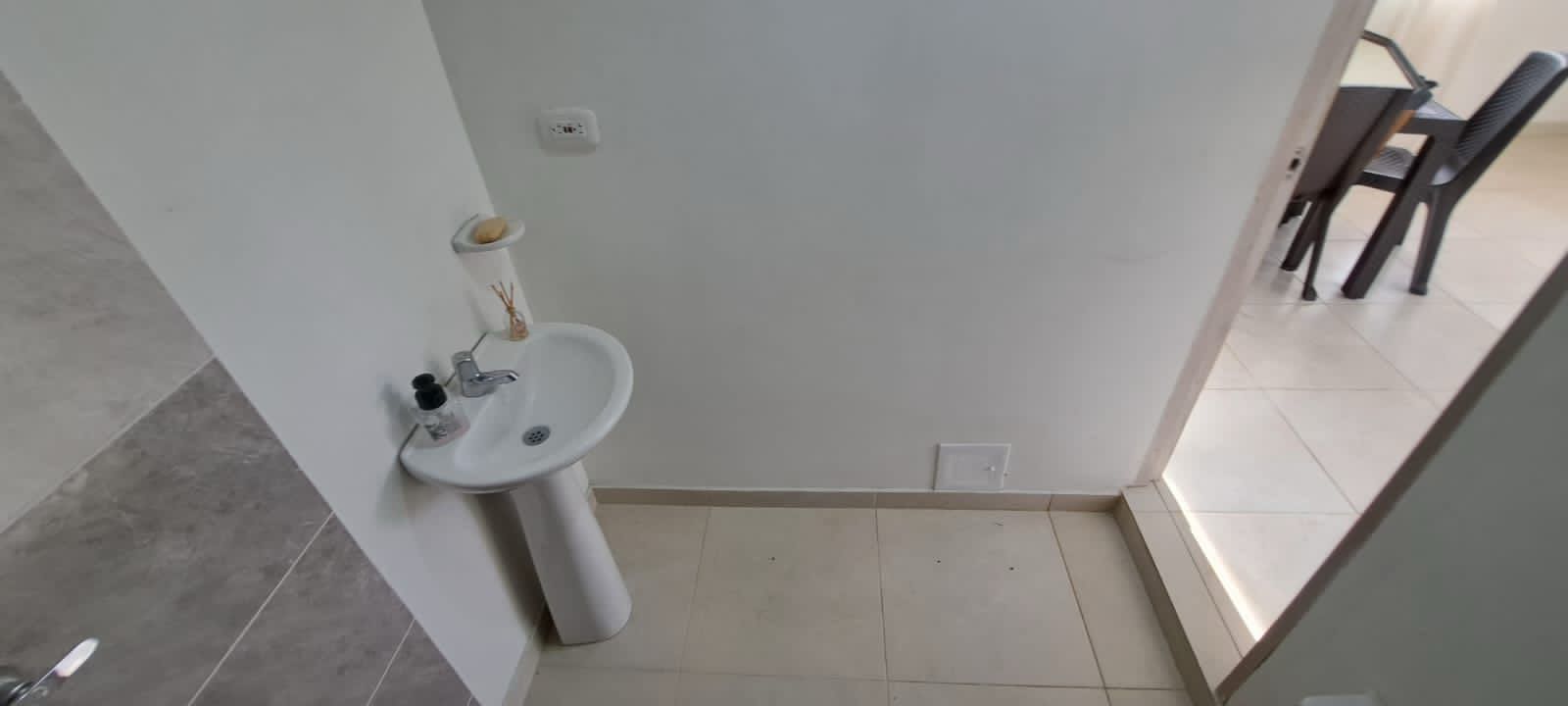Arriendo casa esquinera cerca a bosques de la cuarela Dosquebradas 8 vendo_casa_esquinera_en_dosque_1756334473-4491_6977.jpeg