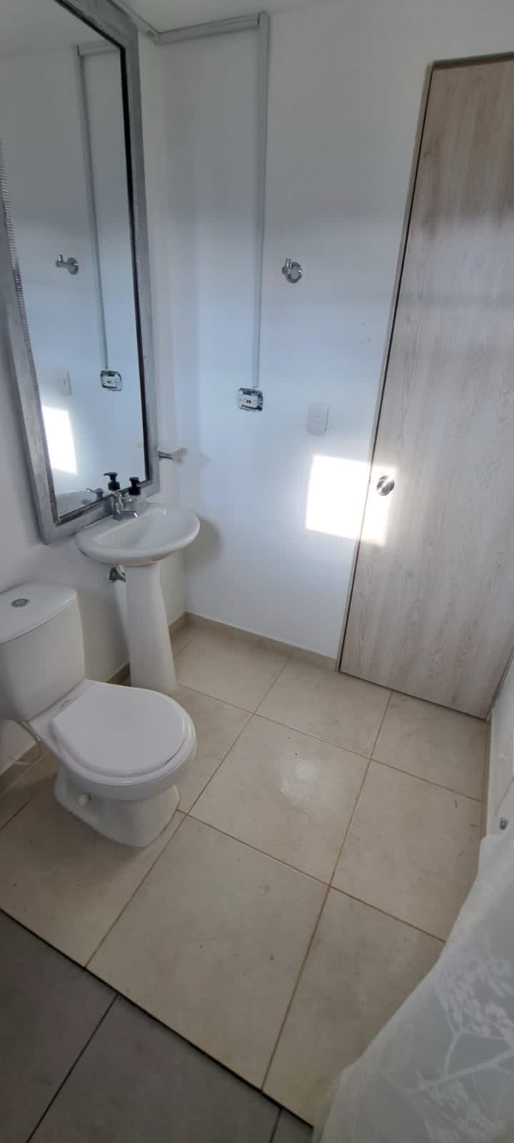 Arriendo casa esquinera cerca a bosques de la cuarela Dosquebradas 14 vendo_casa_esquinera_en_dosque_1756334490-5921_7274.jpeg