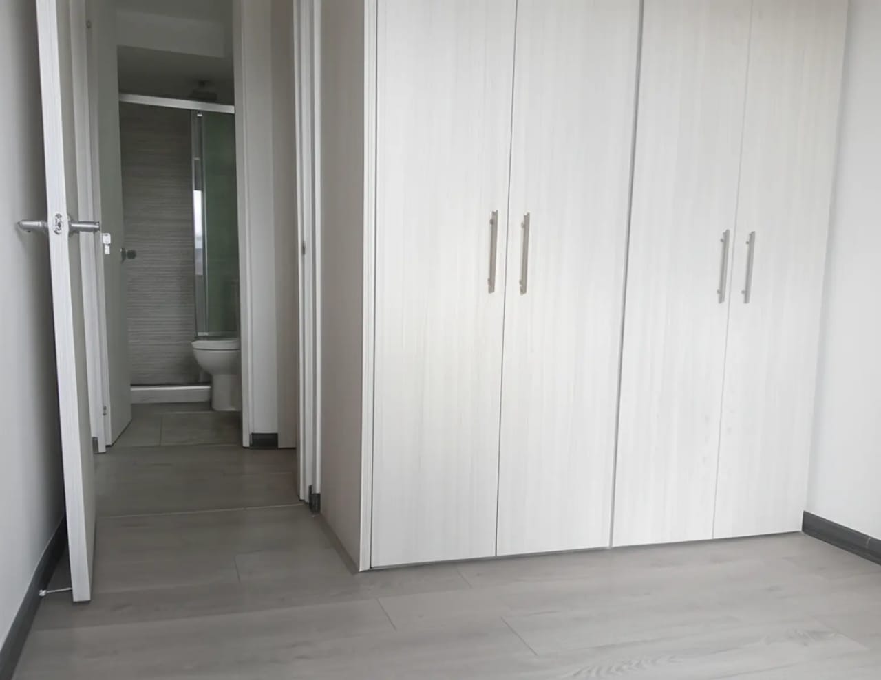 Arriendo hermoso apartamento en centro mayor. 11 Arriendo hermoso apartamento en centro mayor.