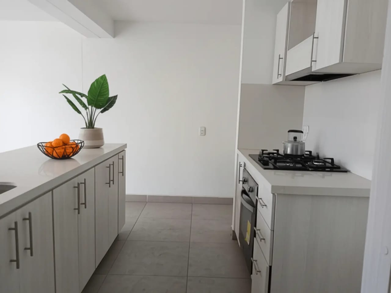 Arriendo hermoso apartamento en centro mayor. 13 Arriendo hermoso apartamento en centro mayor.