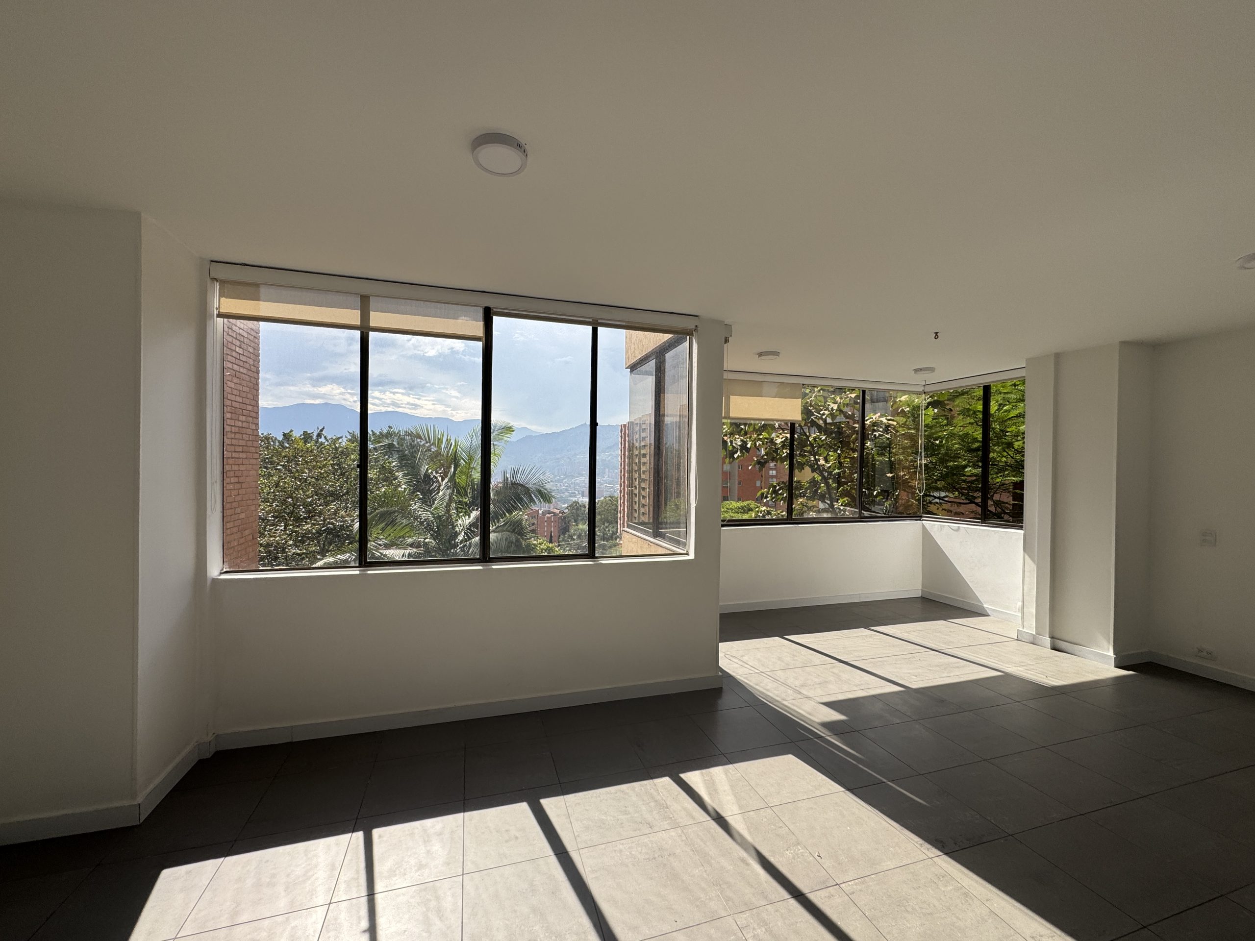 Se Arrienda Apartamento en Loma del Escobero, Envigado