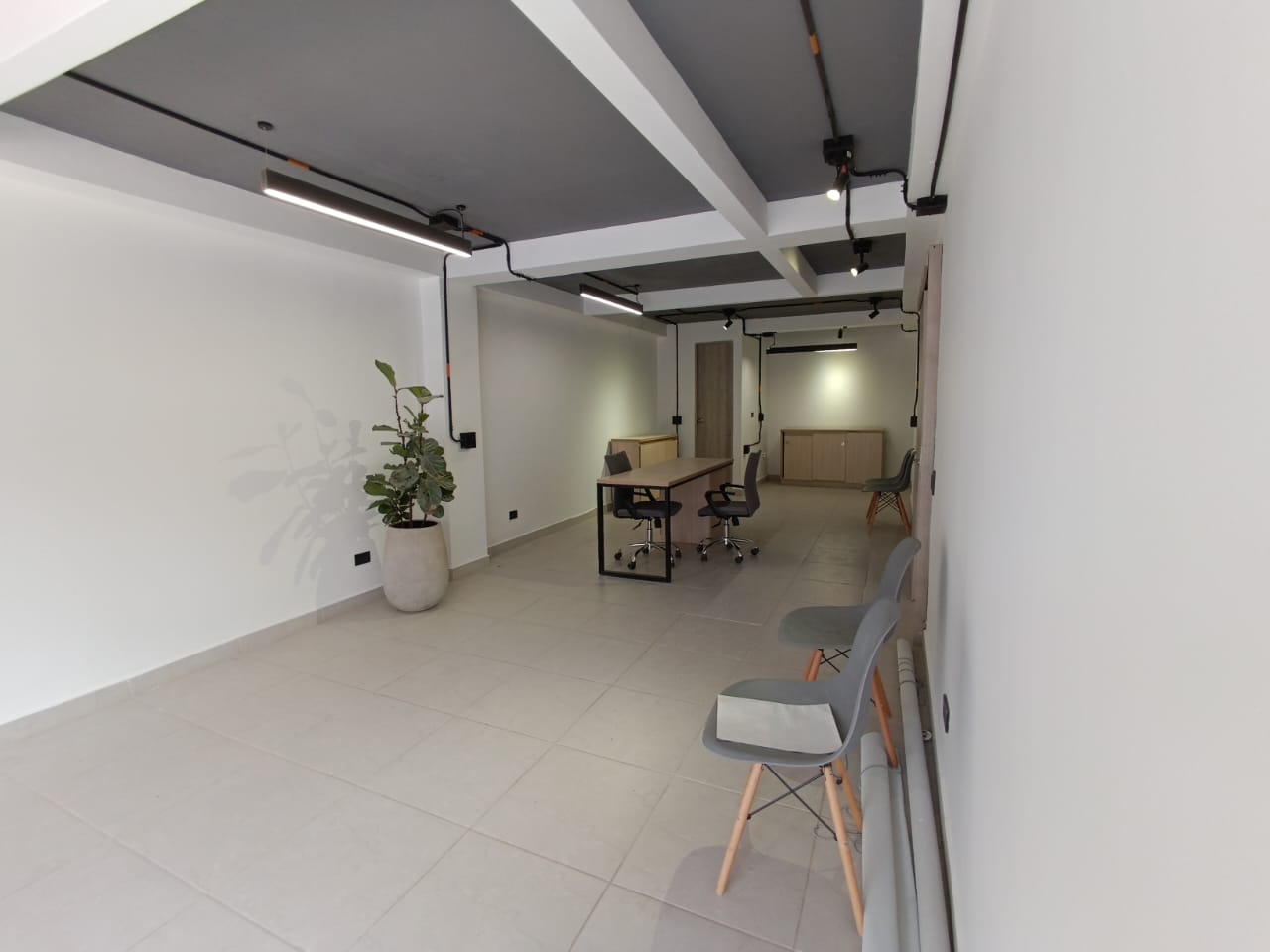 Oficina en arriendo, Llano grande