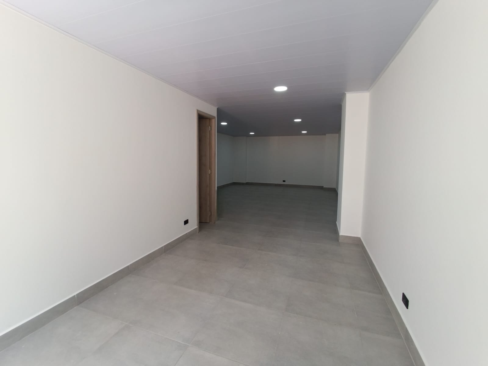 Oficina en arriendo, Llano grande