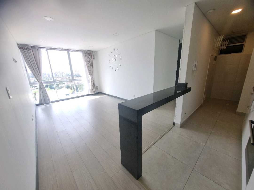 Moderno apartamento en arriendo en Cedritos piso 10