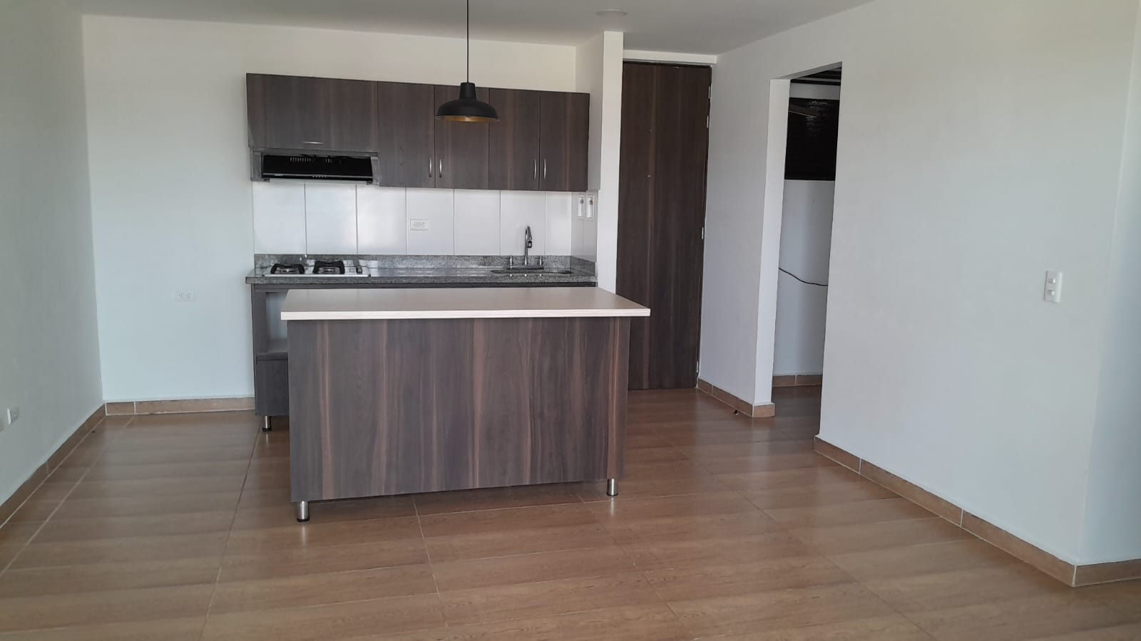 APARTAMENTO EN ARRIENDO EN LA CEJA, CUARTO PISO CON ASCENSOR.
