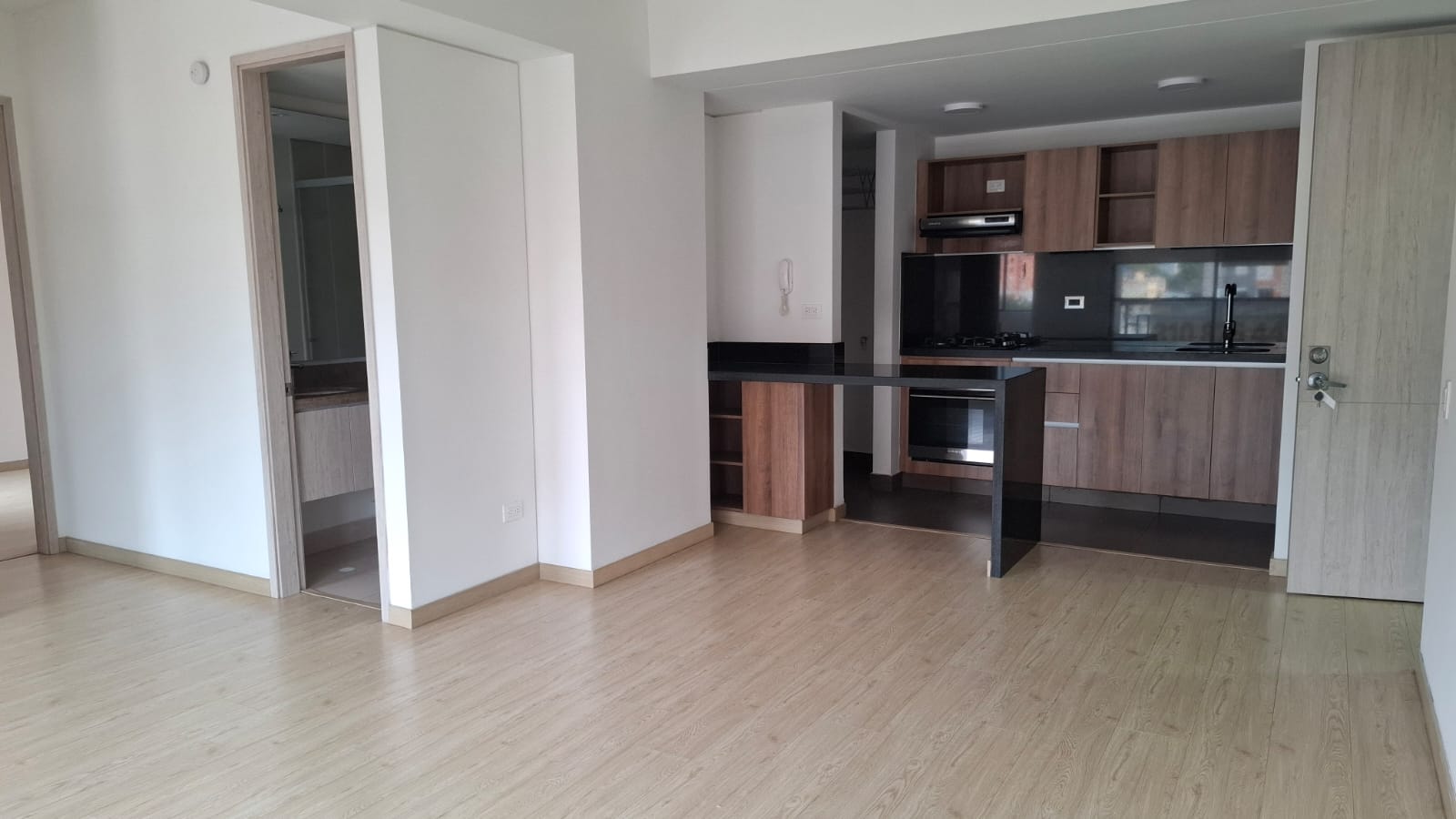 SE ARRIENDA CASA 3 PISOS SANTA MONICA NORTE