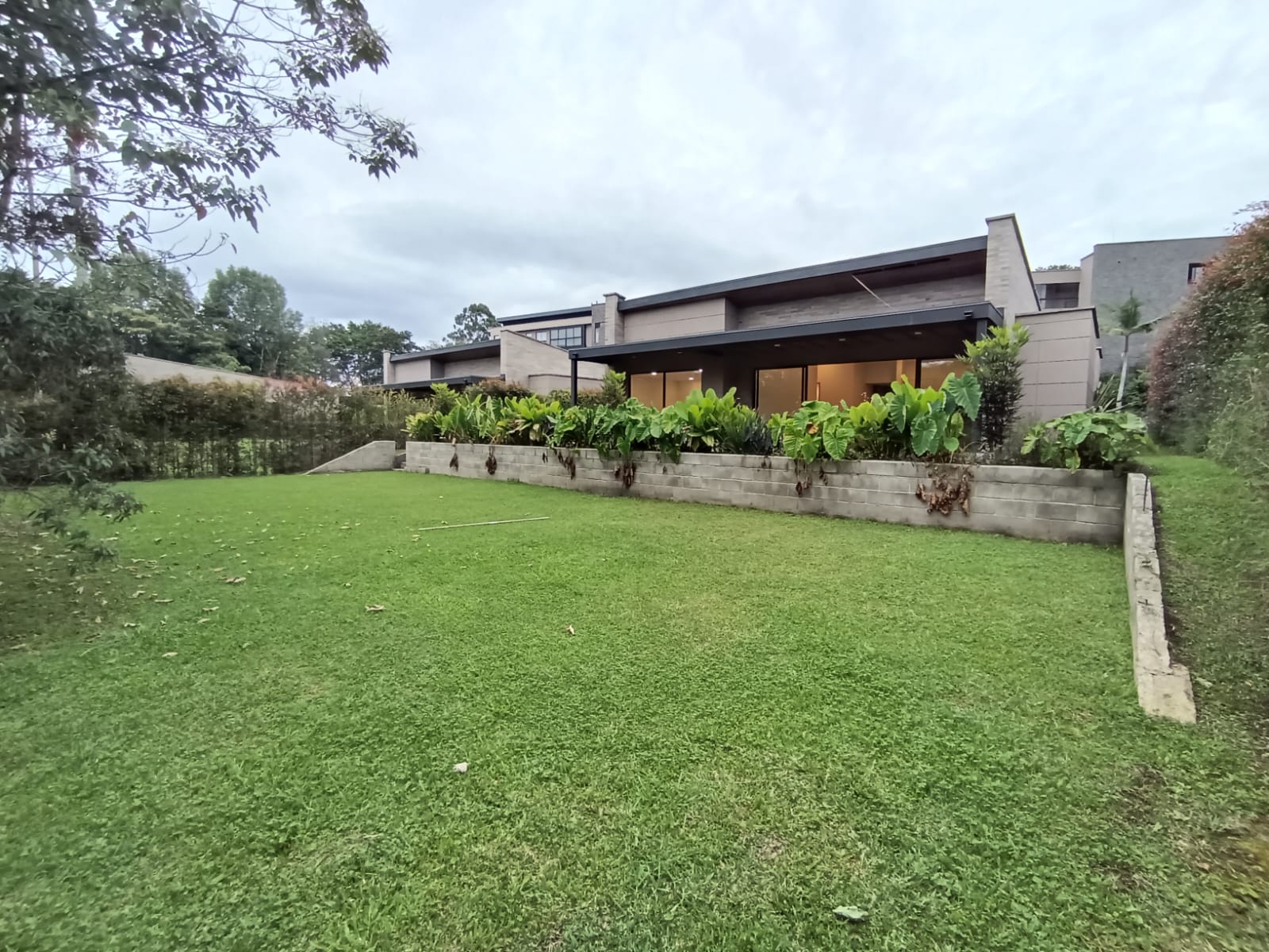 Se Arrienda Casa en el Poblado