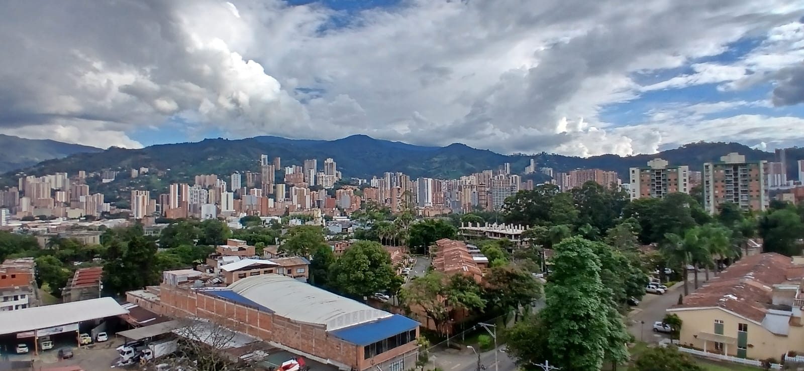 RENTA APTO CASTROPOL CERCA AV POBLADO.
