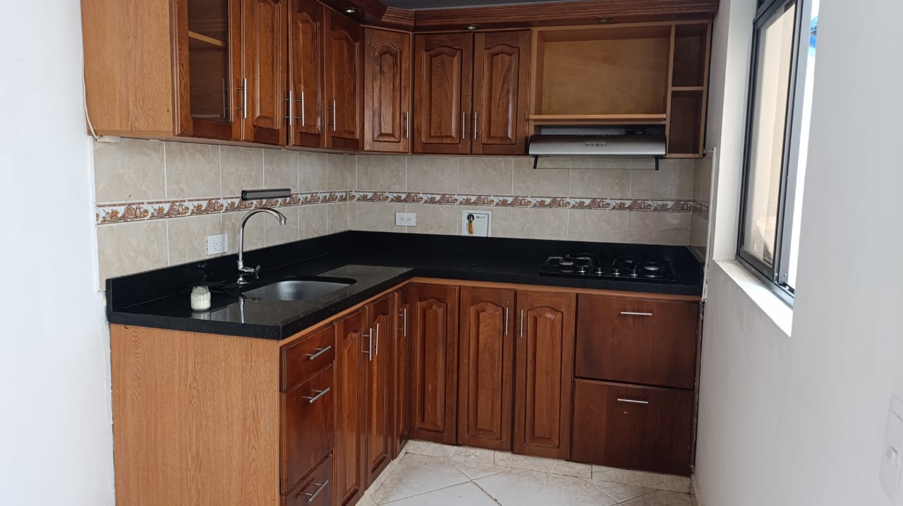 Local en Arriendo en Santa Elena – 90 m²