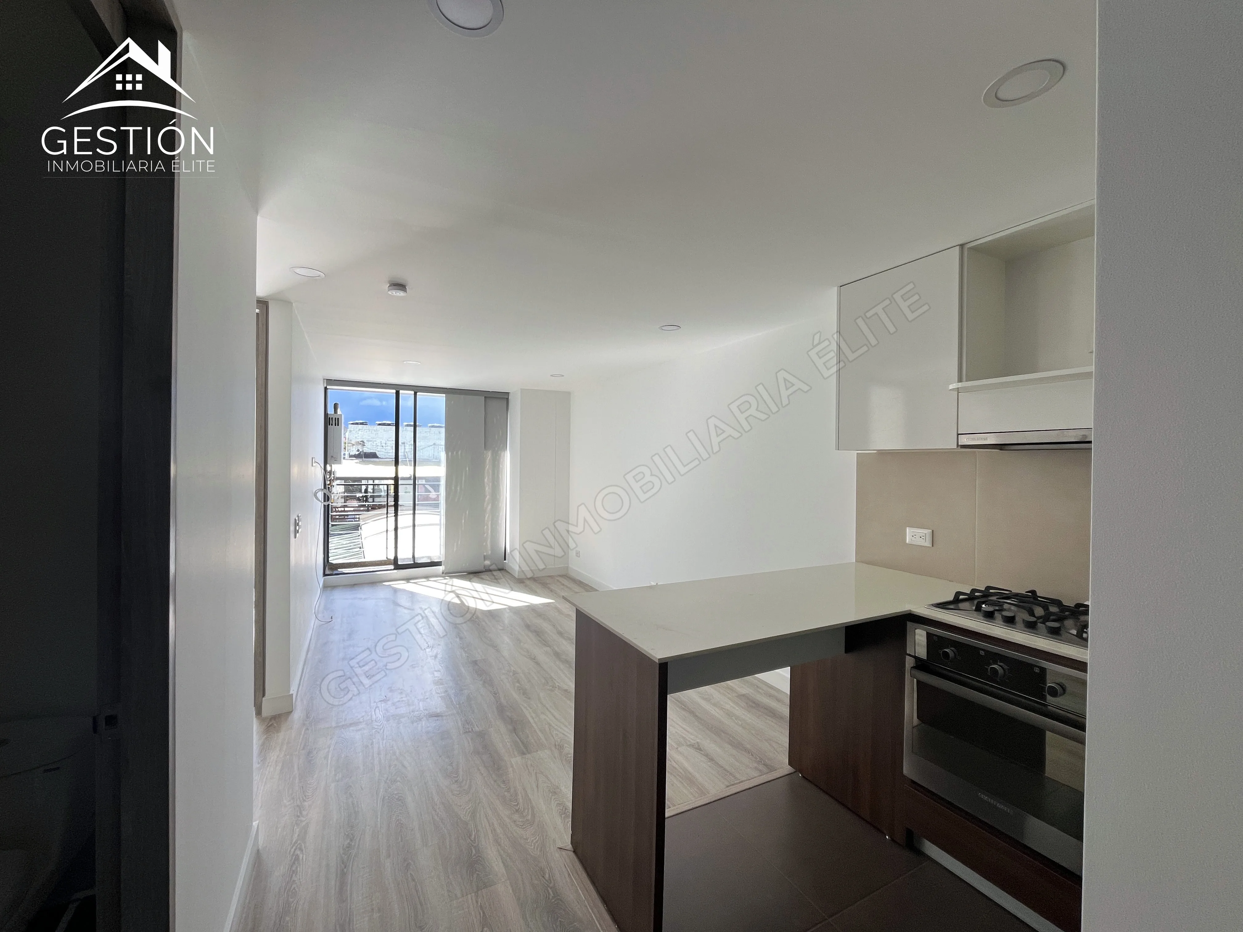 Oficina en Arriendo en El Lago, Bogotá