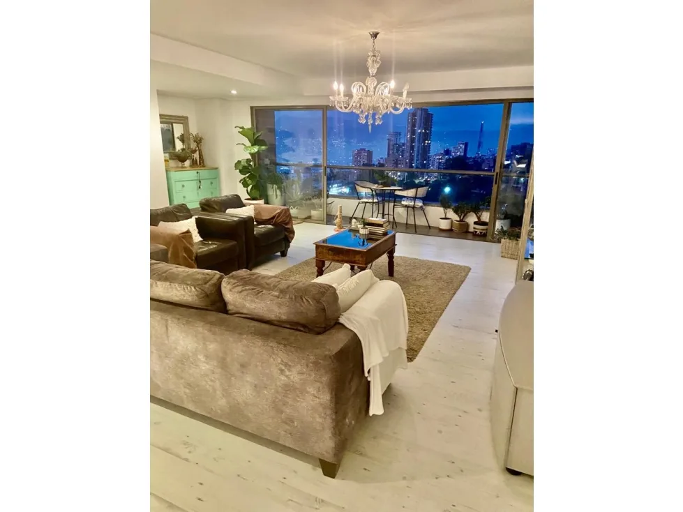 Arriendo local comercial en Estadio Medellín 140m²