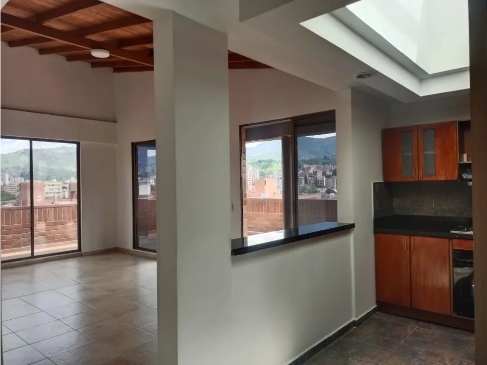 Apartamento en Arriendo en Laureles, Medellín