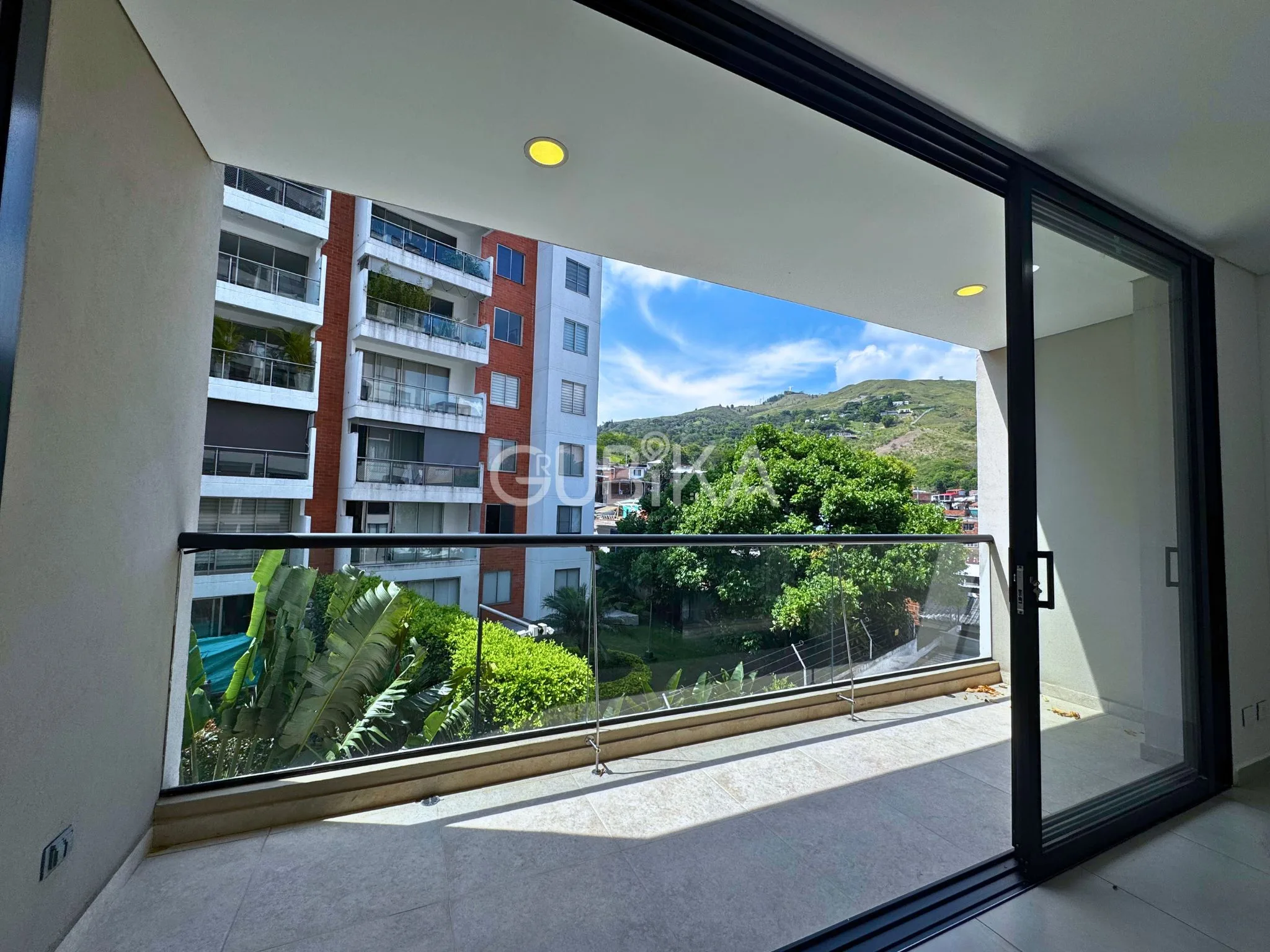 Oficina en Arriendo en Centenario, Cali