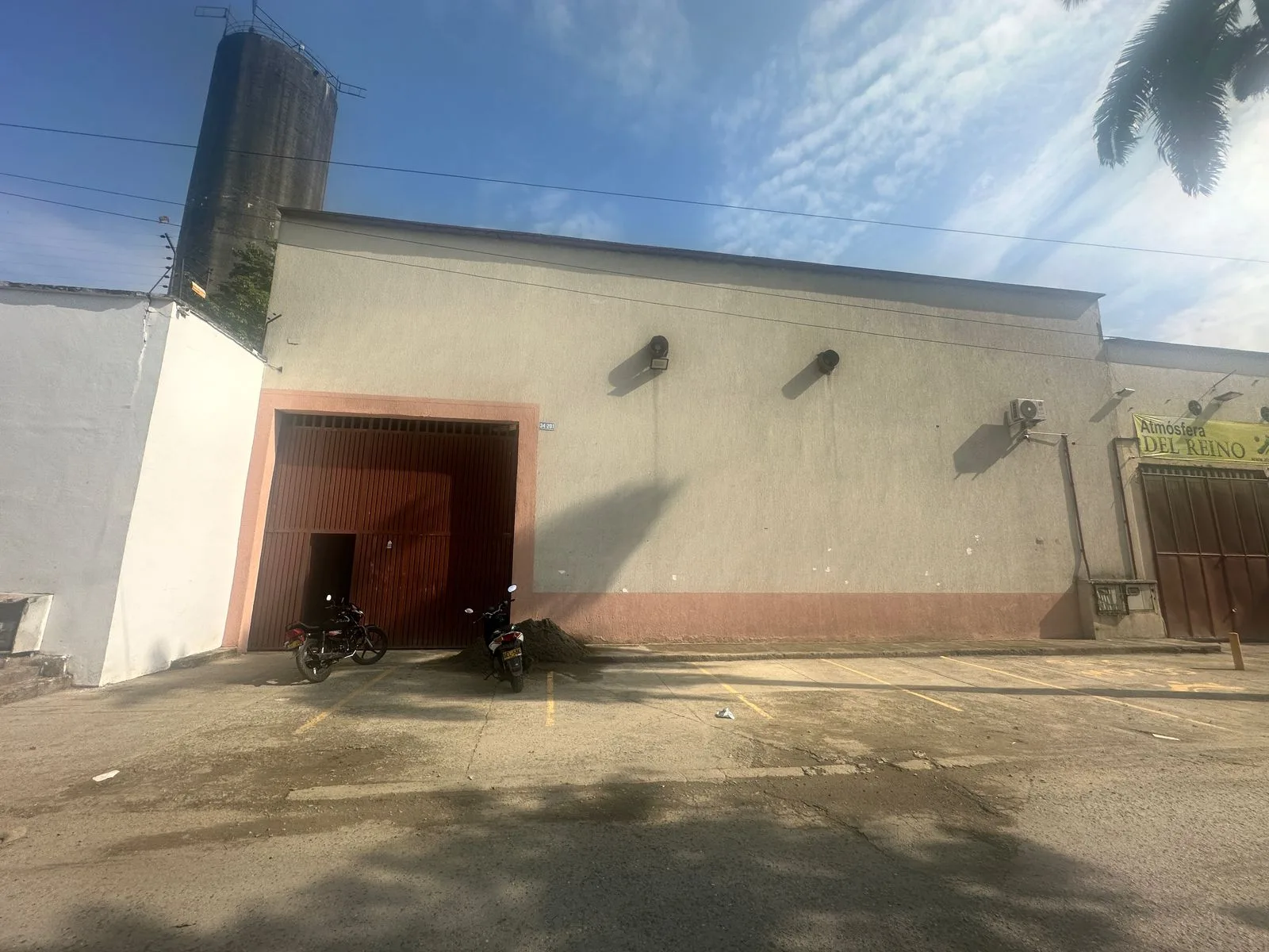 Edificio en arriendo en Salomia