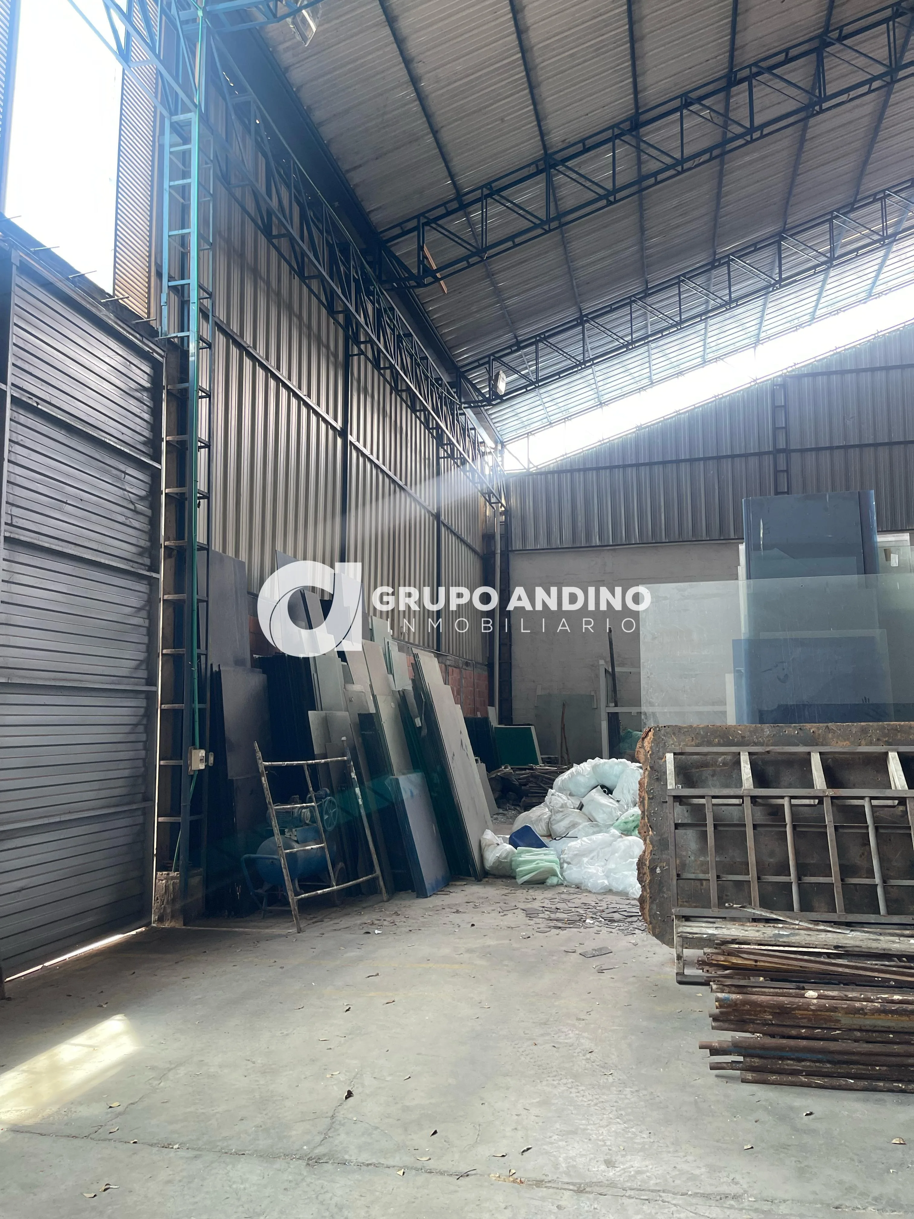 Bodega en Arriendo en La esmeralda, Girón