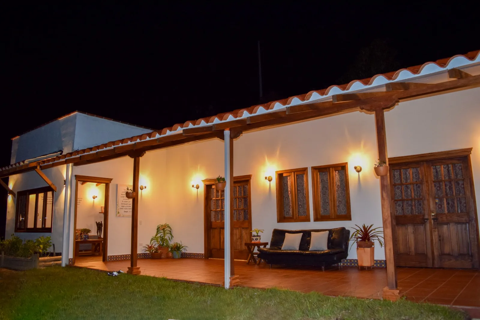 279. Apartaestudio, balcón. Unidad Completa. Envigado, Benedictinos.