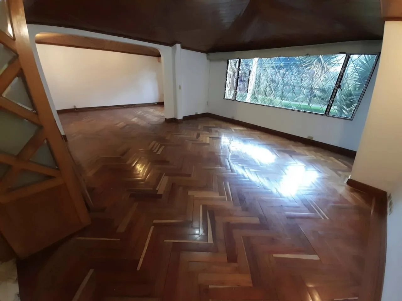 ARRIENDO OFICINA AMOBLADA BARRIOS UNIDOS