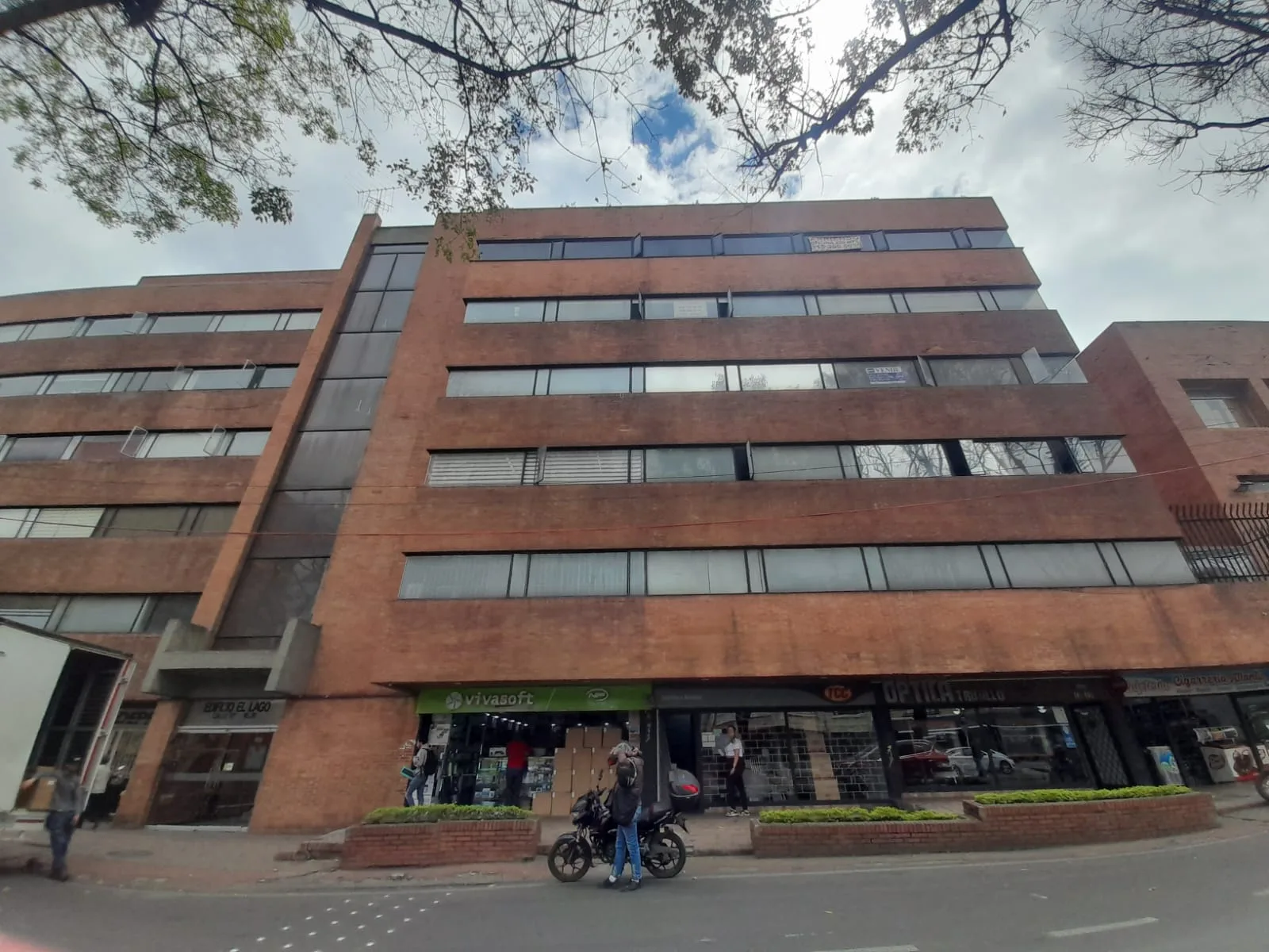 Oficina en Arriendo en El Lago, Bogotá