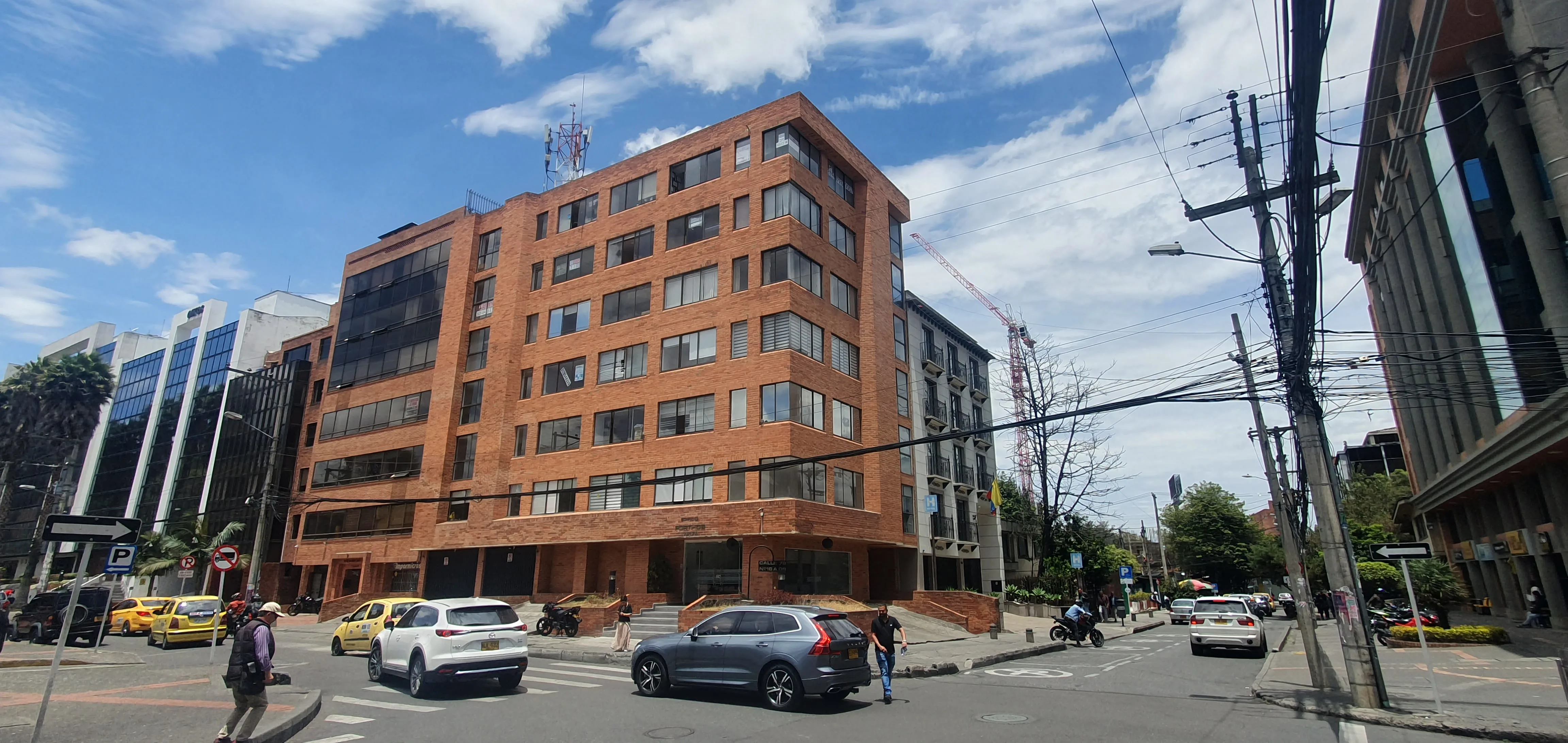 Oficina en  Arriendo en El Lago, Bogotá