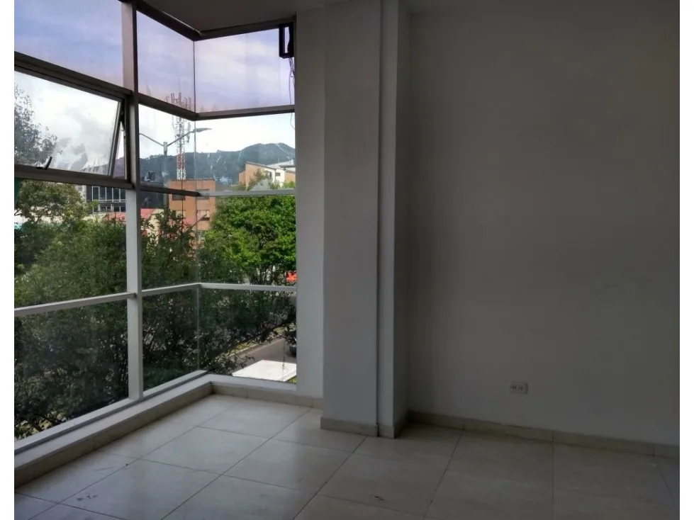 Oficina en Arriendo en Galerias, Bogotá
