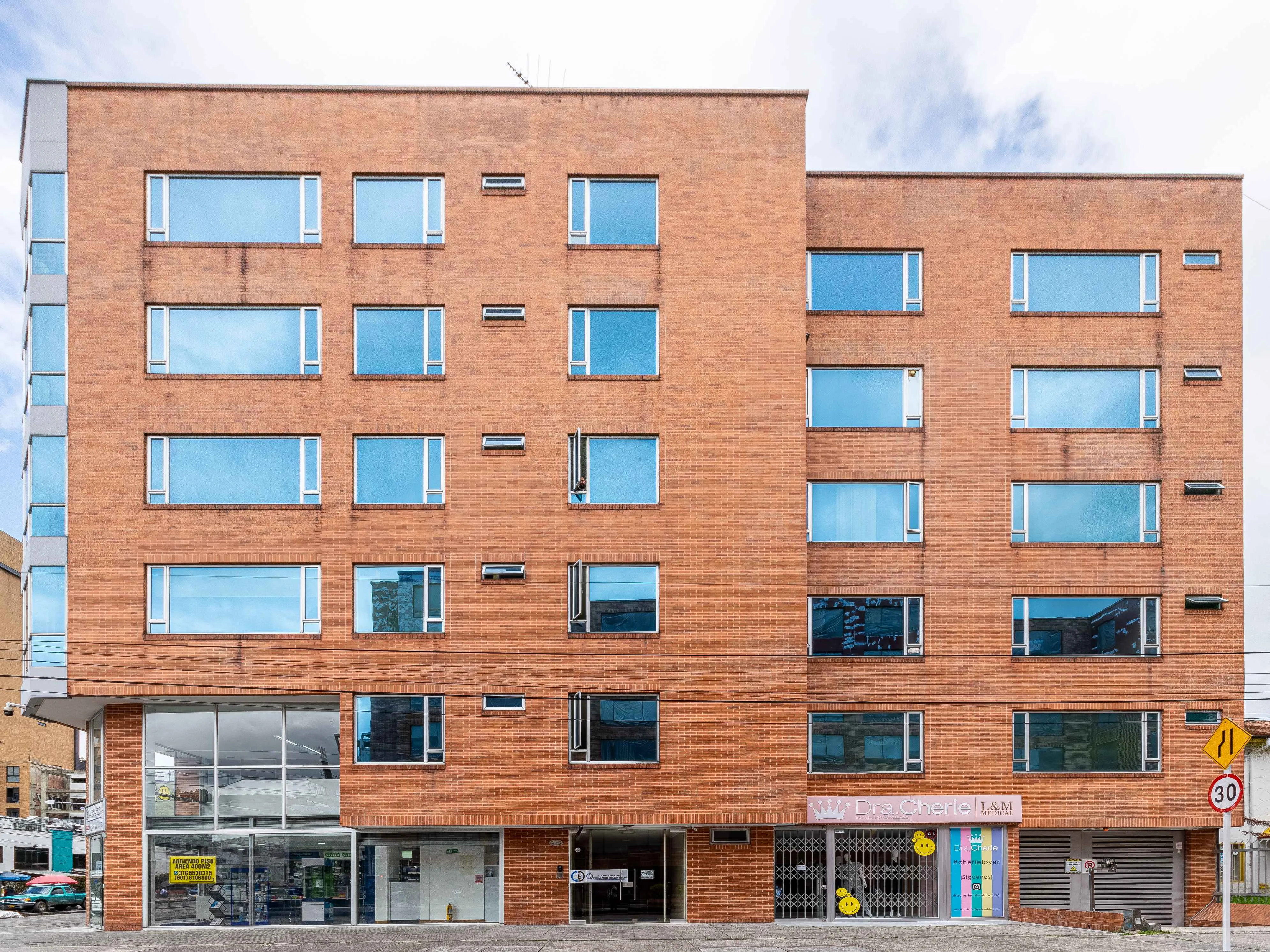 Oficina en Arriendo en Lago gaitan, Bogotá