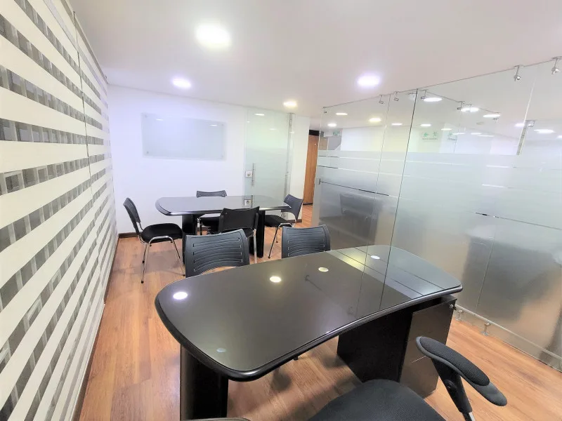 Oficina en Arriendo en Santa Barbara, Bogotá