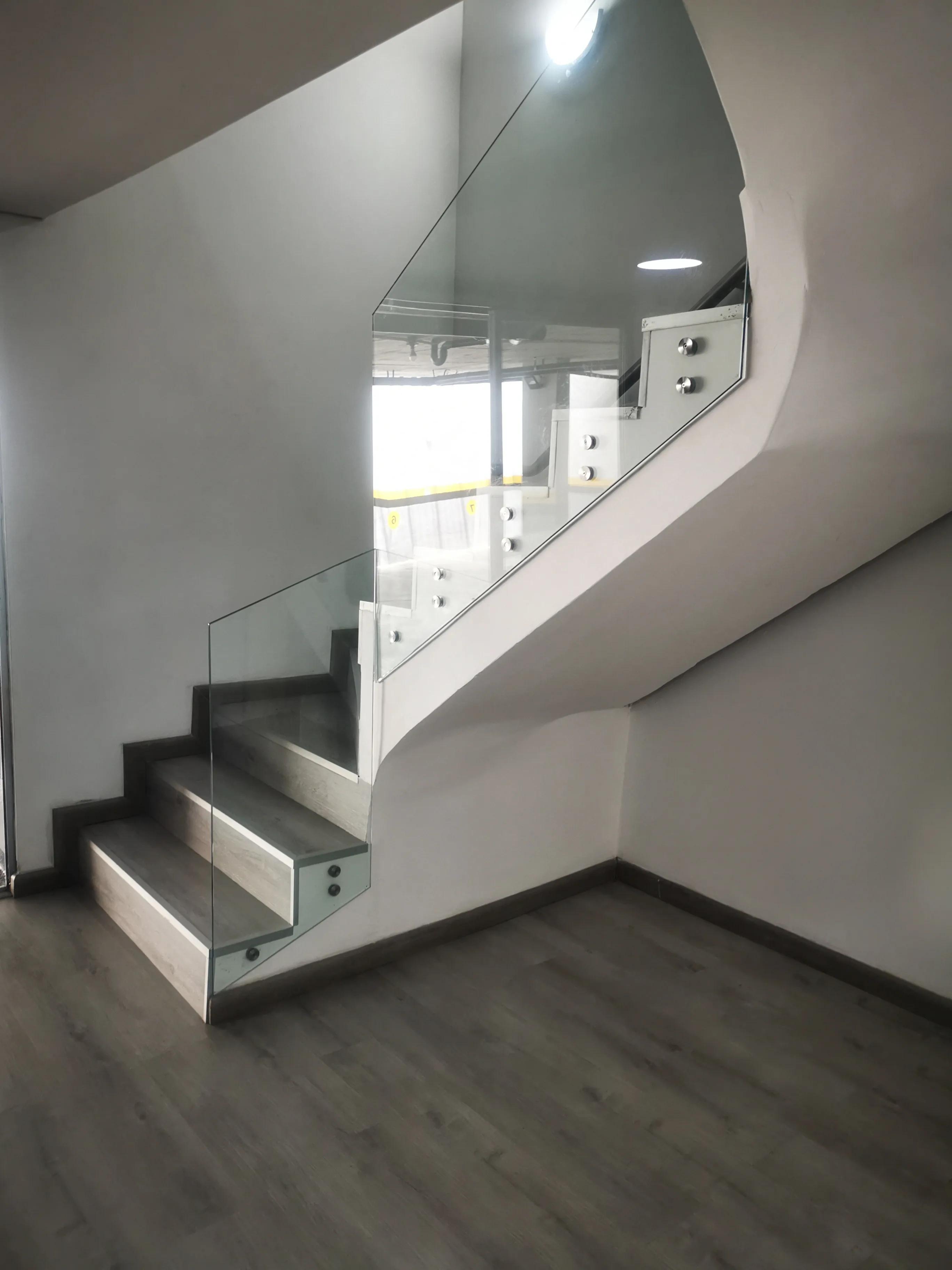 Arriendo Local de 44 m² en las Villas sobre Vía Principal