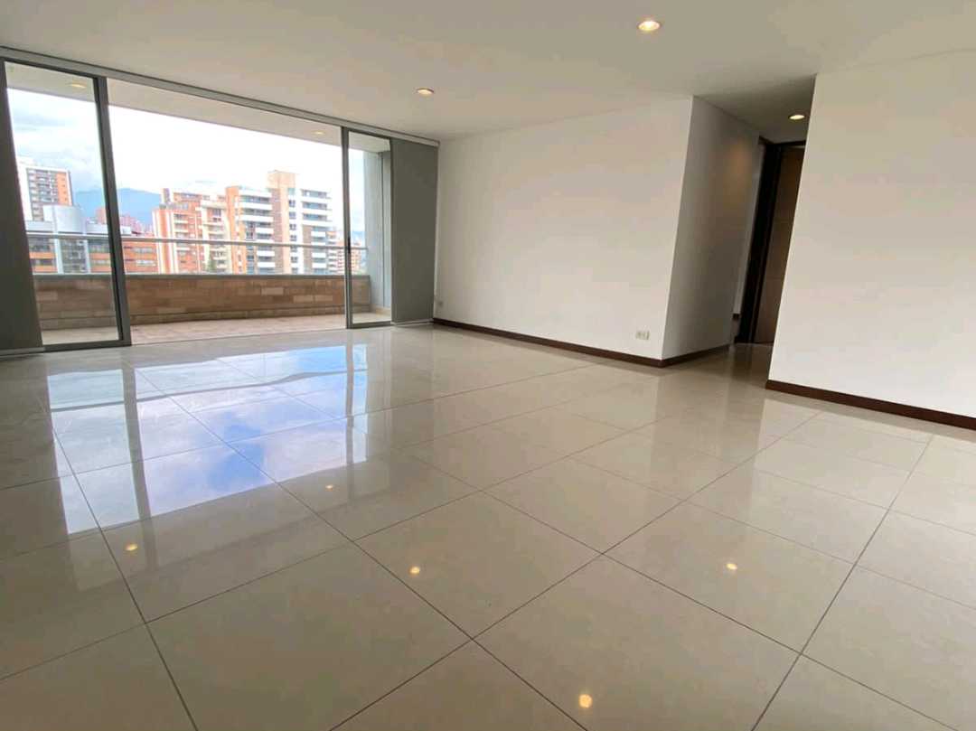 Apartamento en arriendo en Laureles, Medellín