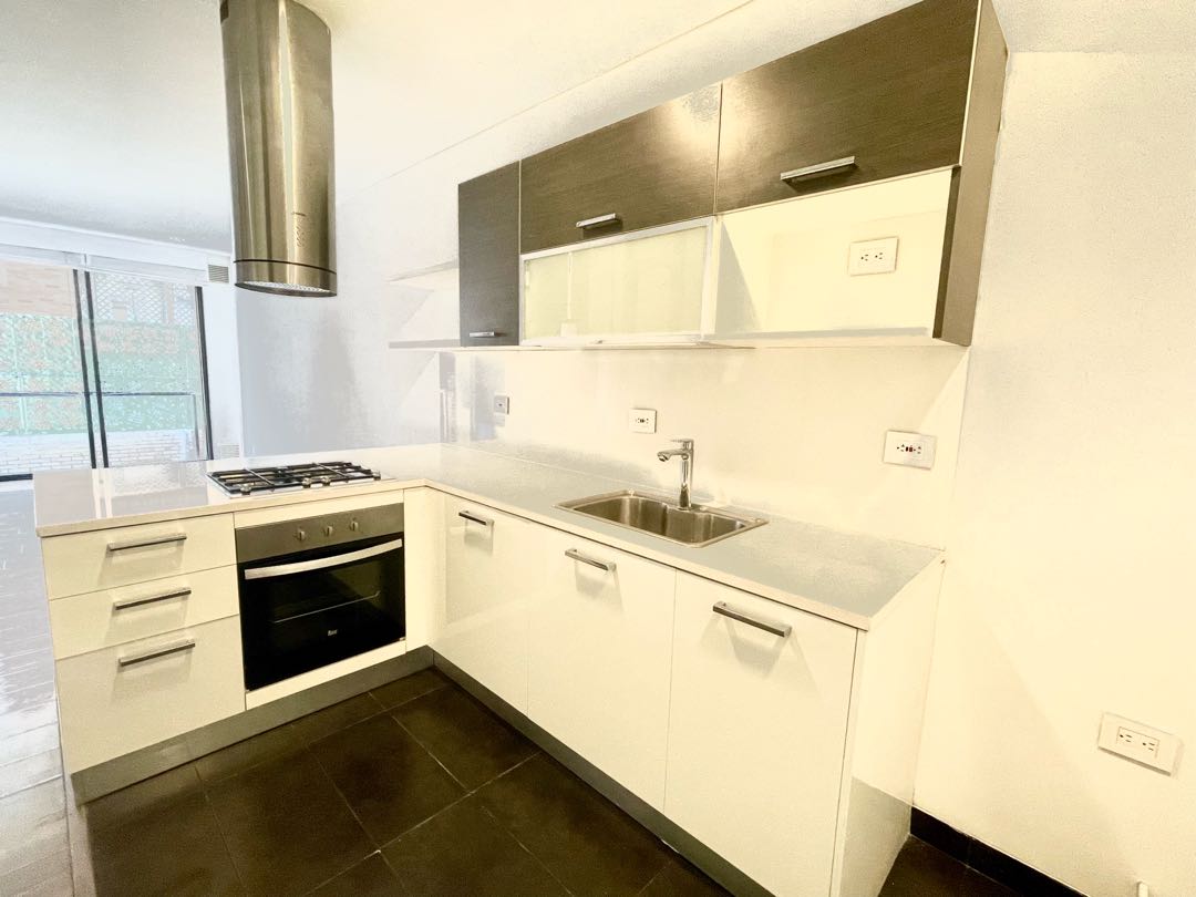 OFICINA EN ARRIENDO, AV. EL DORADO, SECTOR EMPRESARIAL