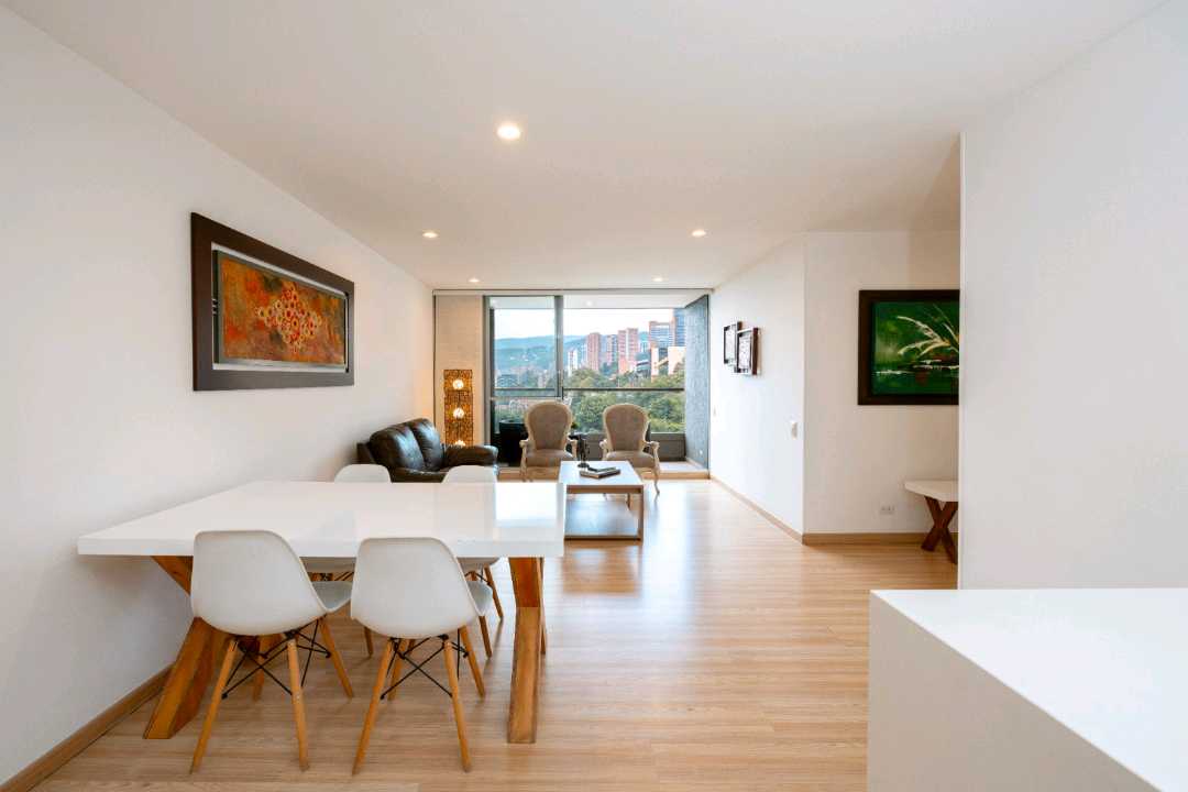 Arriendo casa con local en Calasanz de 230 m²