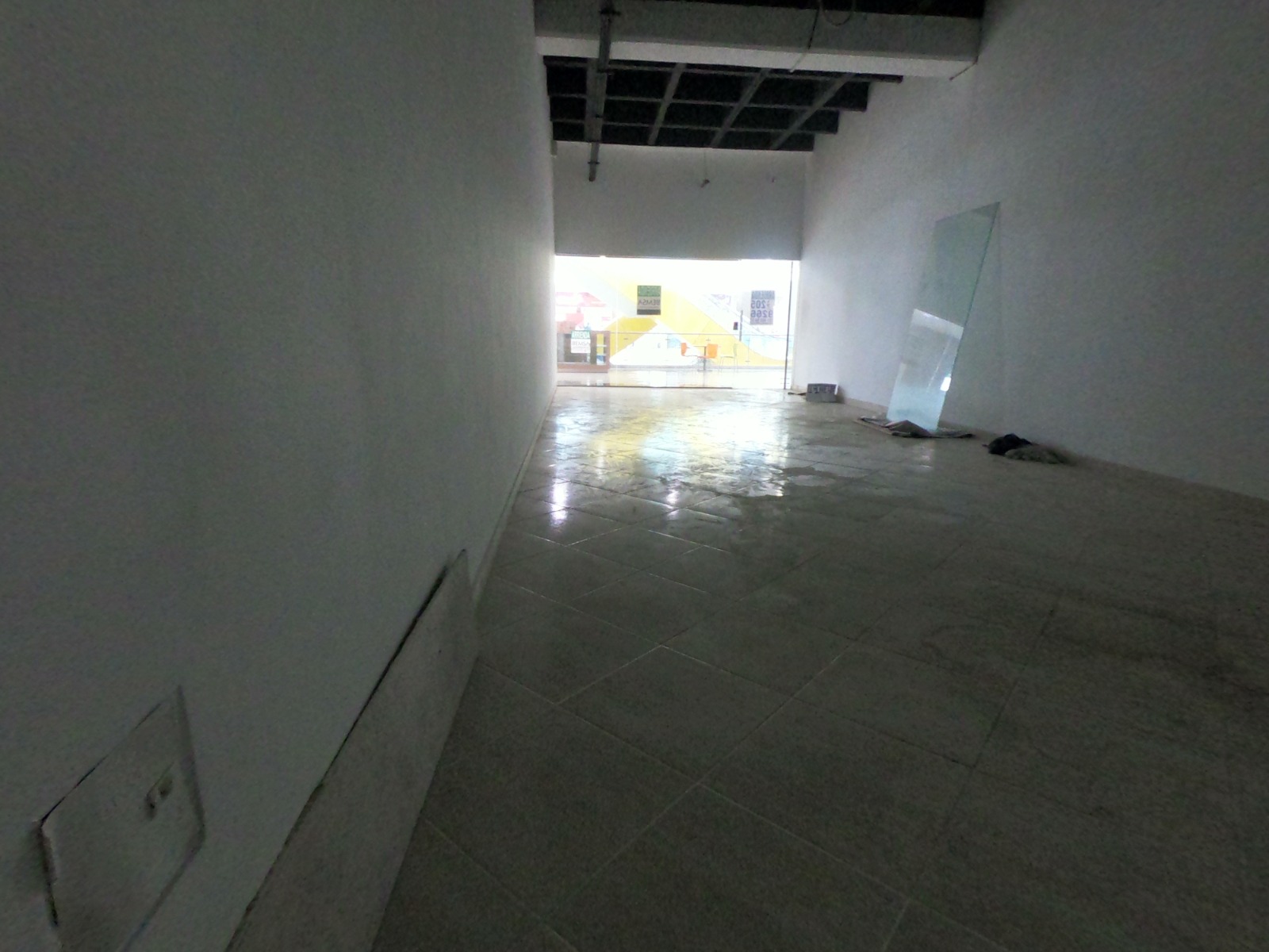 SE ARRIENDA LOCAL PLAZA ARRAYANES EN ITAGUI
