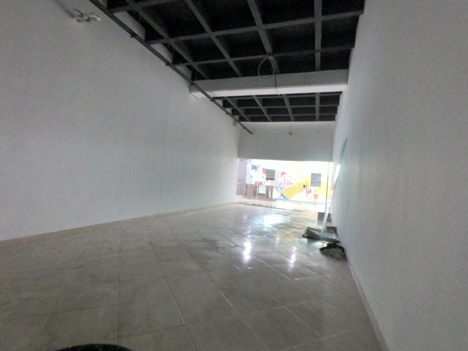 SE ARRIENDA LOCAL PLAZA ARRAYANES EN ITAGUI