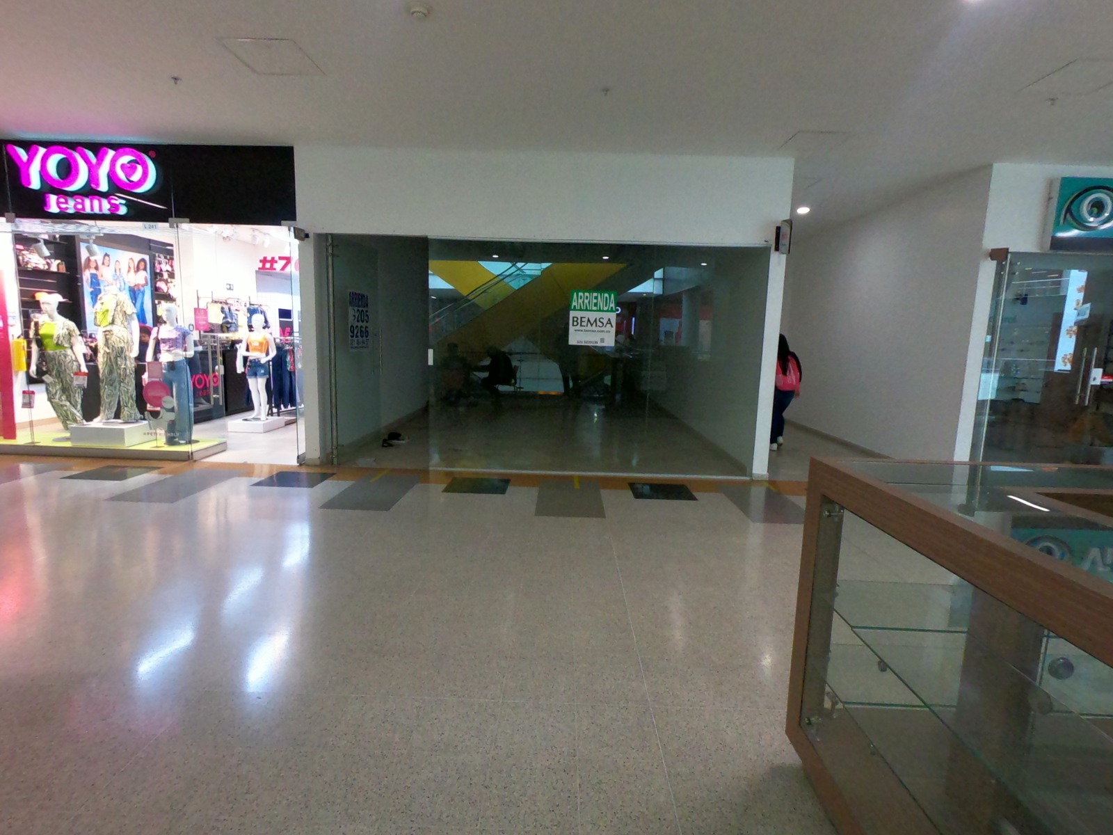 SE ARRIENDA LOCAL PLAZA ARRAYANES EN ITAGUI